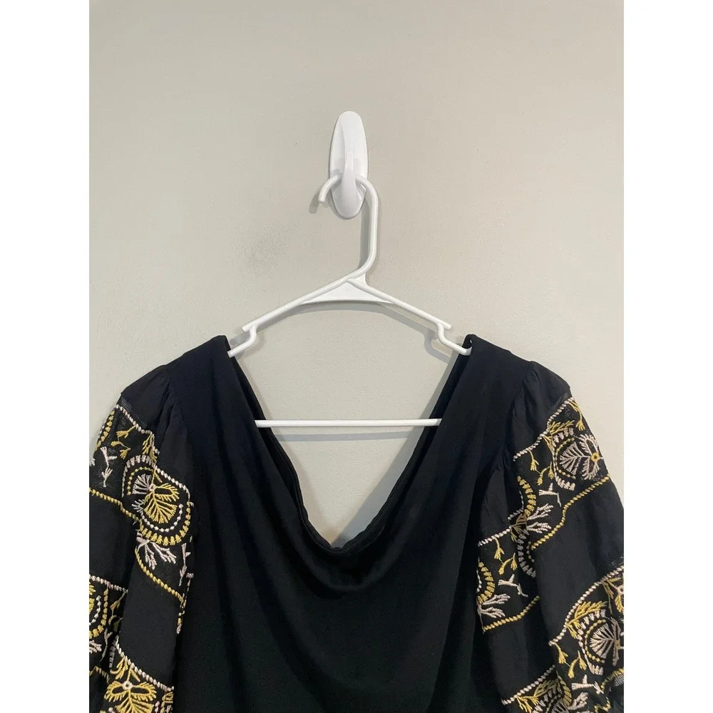 Free People Rock With‎ It Embroidered Knit Blouse in Black Size Medium